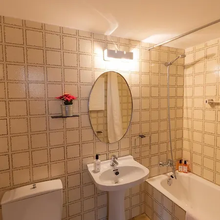 Huegas By Pirineos 360 - A 90 Metros Del Reloj De アパート