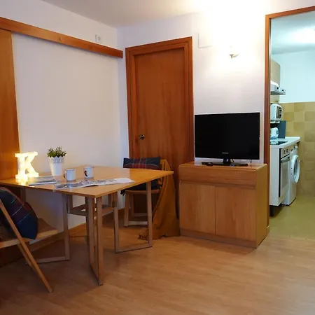 Huegas By Pirineos 360 - A 90 Metros Del Reloj De フォルミガル