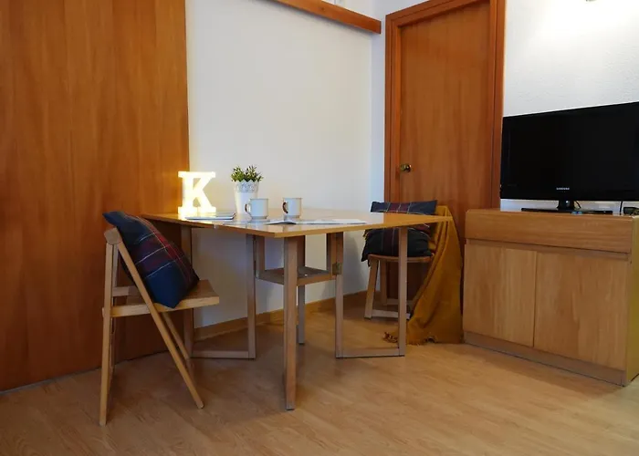 Huegas By Pirineos 360 - A 90 Metros Del Reloj De